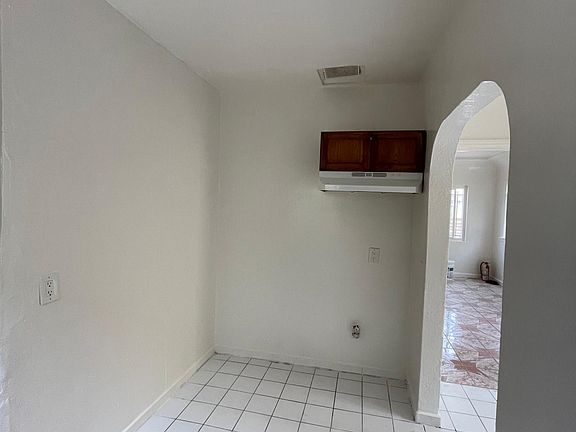 3rd image of 613 1/3 W 83rd St