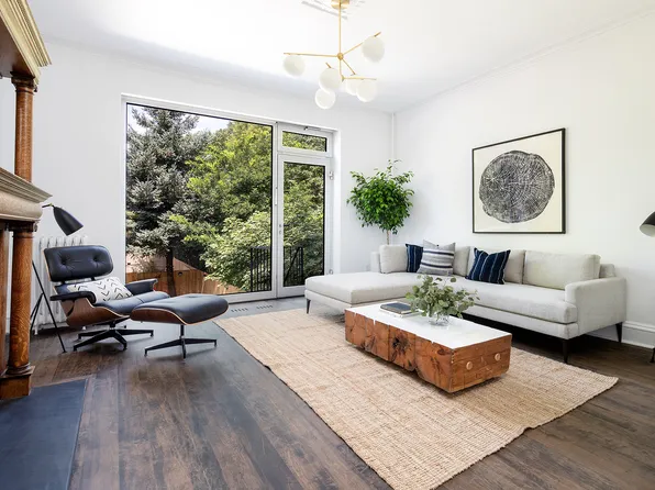 467 Saint John's Place image 1 of 14