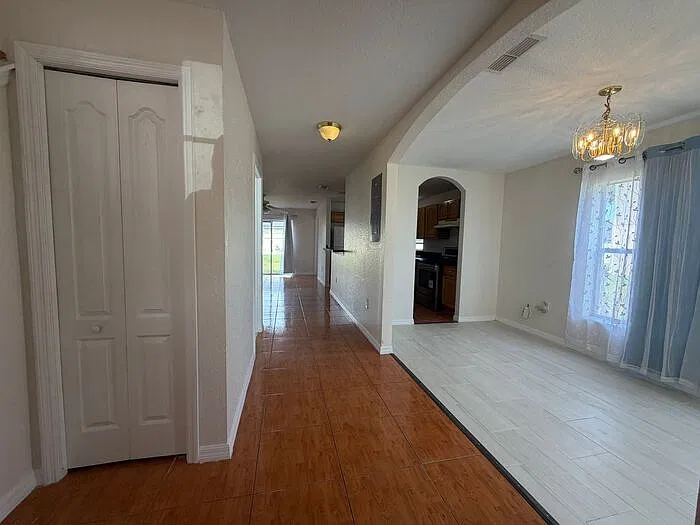 3 bed, 2.5 bath, 1500 sqft, $1,700 — Photo 4