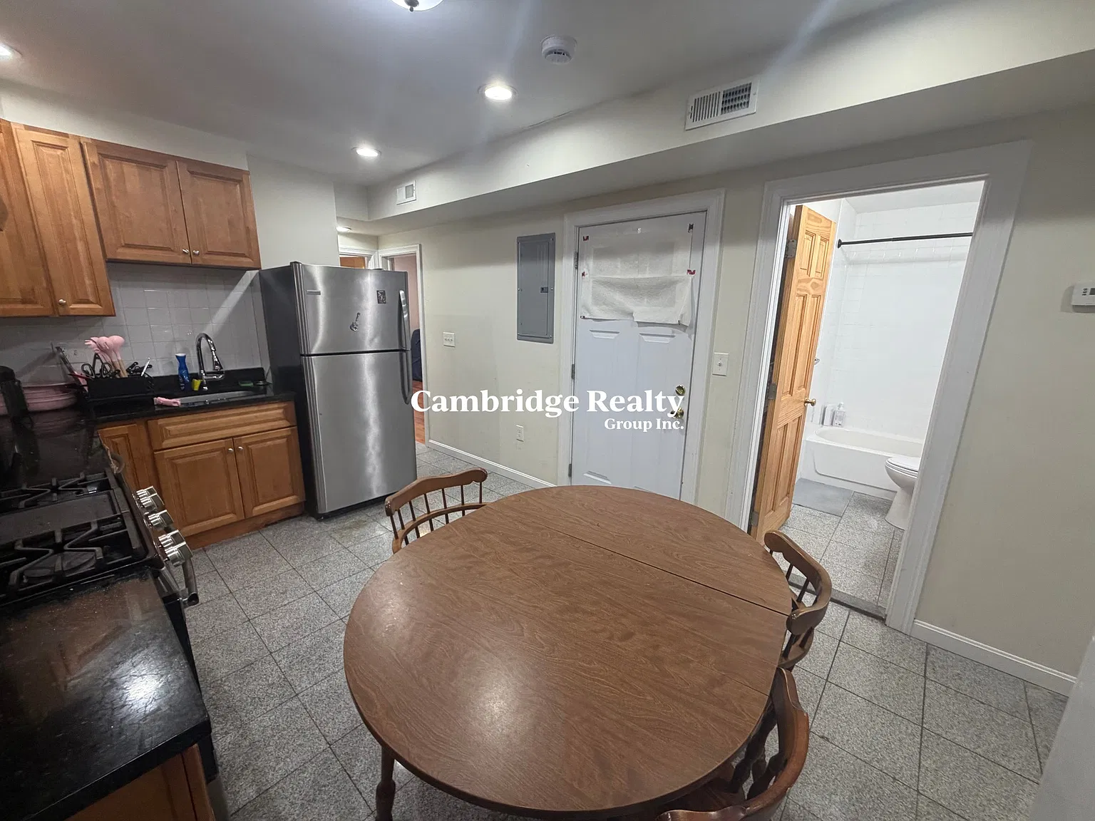 4 bed, 2.0 bath, 1000 sqft, $4,950 — Photo 4
