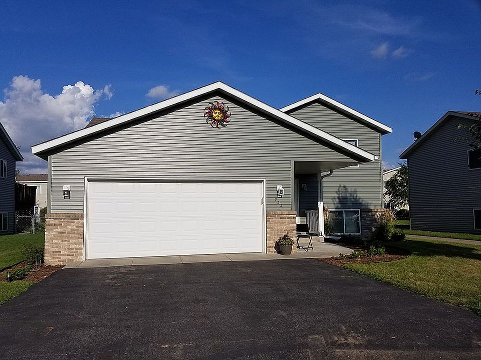 1st image of 924 Savanna Ave