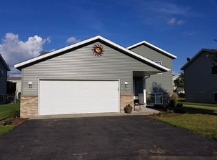 924 Savanna Ave, Saint Cloud, MN 56303