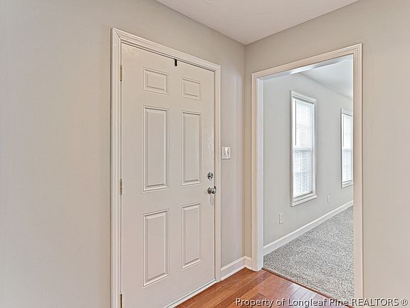 5th image of 327 Thorncliff Dr