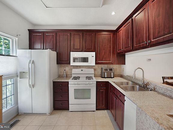 2nd image of 7104 Tolliver St