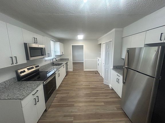 4th image of 6 McKendree Cir