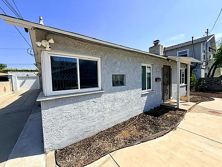 445 1/2 E Puente St — Photo 19