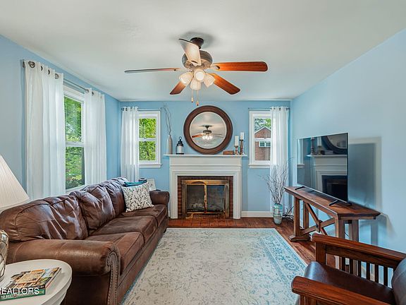 5th image of 1034 E Churchwell Ave