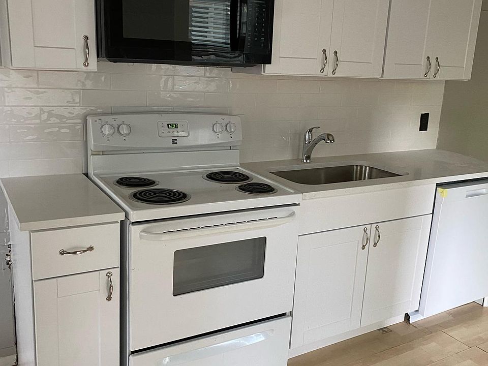 2nd image of 909 Haines Ave APT C