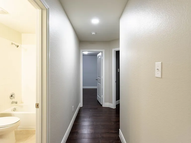 1009 Riverstone Trl — Photo 10