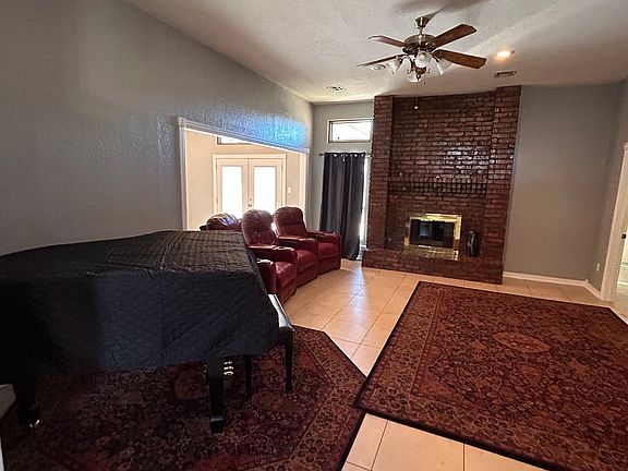 2nd image of 2314 NE Kingsbriar Dr