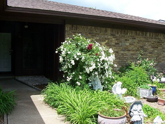 Beautiful flowers to greet your guests.