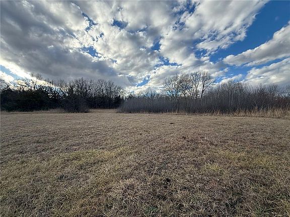 5th image of 30 & 34 Pheasant Run Dr