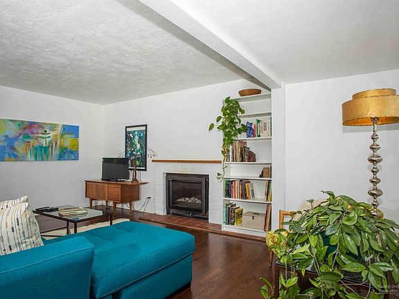 3rd image of 1225 NE Wilshire Dr