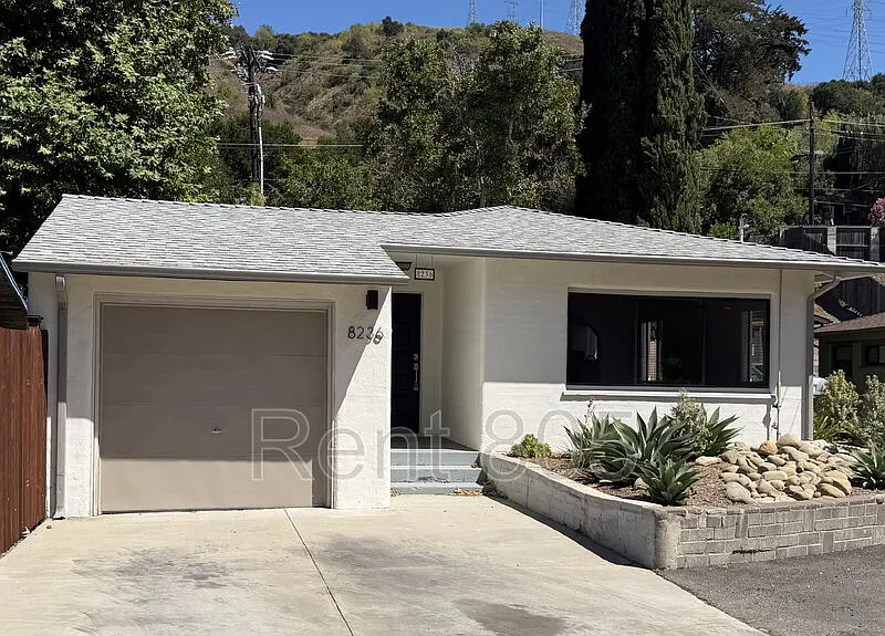3 bed, 1.0 bath, 1019 sqft, $3,495 — Photo 1