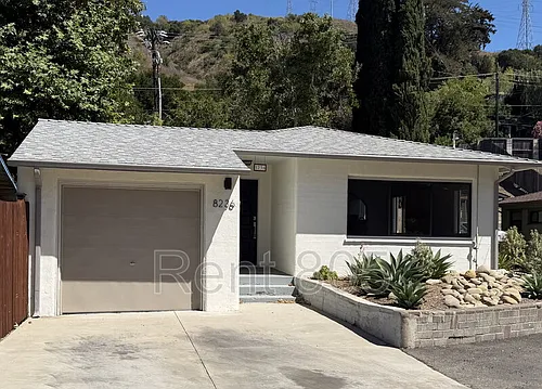 8236 Edison Dr Photo 1