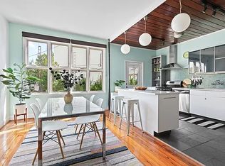 204 Greenwood Ave, Brooklyn, NY 11218