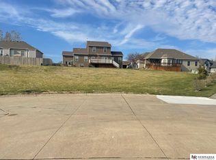 718 Jantze Cir, Milford, NE 68405