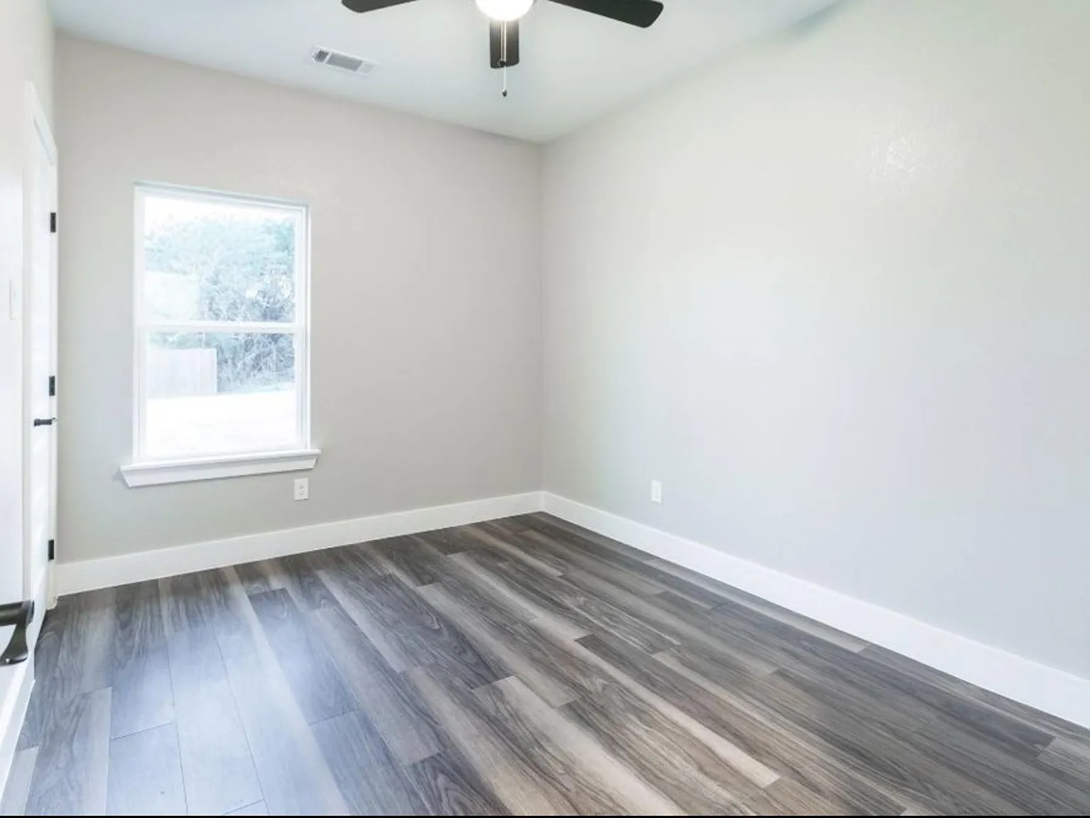 3 bed, 1200 sqft, $1,775 — Photo 3