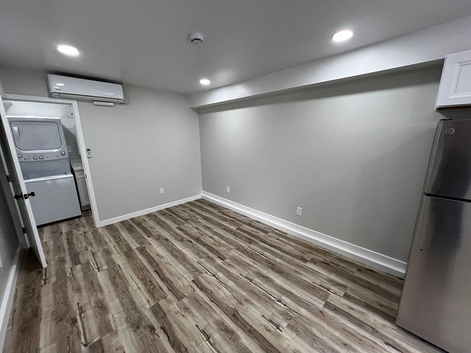 2nd image of 3148 Villa Ter #I