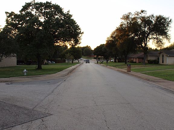 5th image of 805 Cottonwood Dr