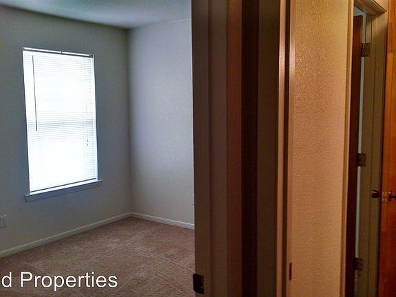 3rd image of 1601 N Main St APT O