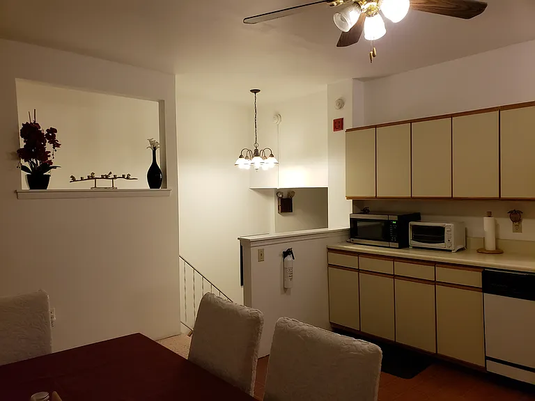 671 Ferry St — Photo 12
