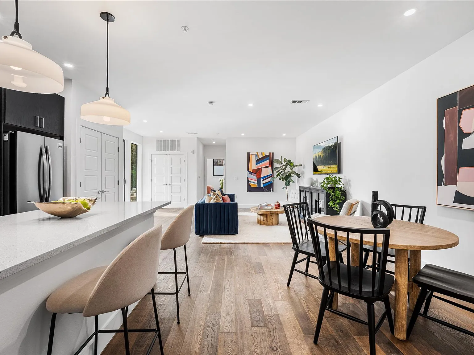 1 bed, 1.0 bath, 1022 sqft, $2,550 — Photo 1