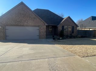 1116 Fox Run Ln, Blanchard, OK 73010