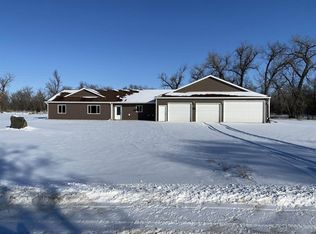 5414 Olive Tree Dr, Bismarck, ND 58503
