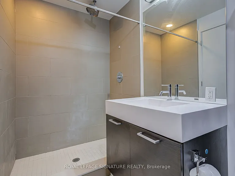 90 Broadview Ave #717 — Photo 14