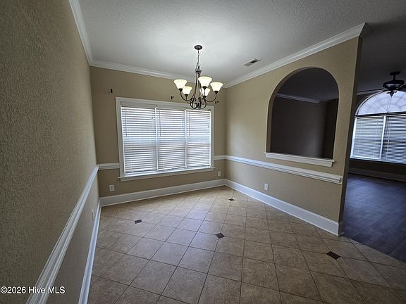 4th image of 3404 Ellsworth Dr #B