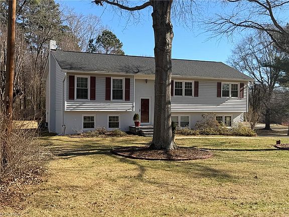 2nd image of 213 Hillcrest Dr