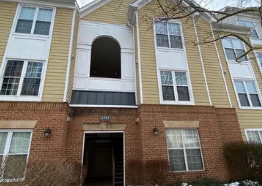 1st image of 2101 Highcourt Ln APT 202