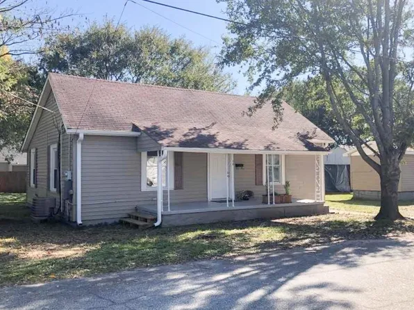 12 7th St, Greer, SC 29651