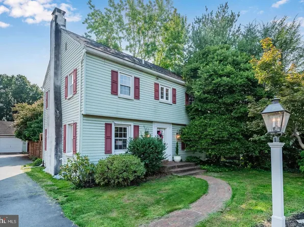 710 Fishburn Rd, Hershey, PA 17033