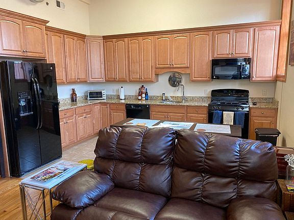 4th image of 330 Northampton St APT 305