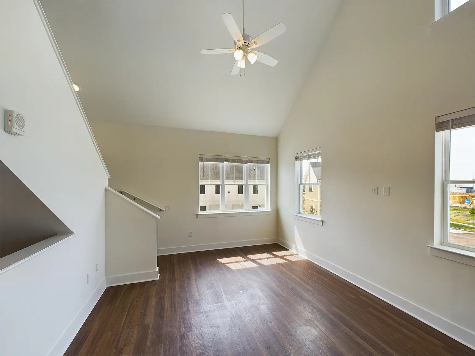 1 bed, 1112 sqft, $2,019 — Photo 4