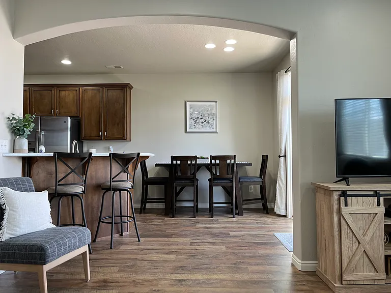 881 Berkeley Dr — Photo 13