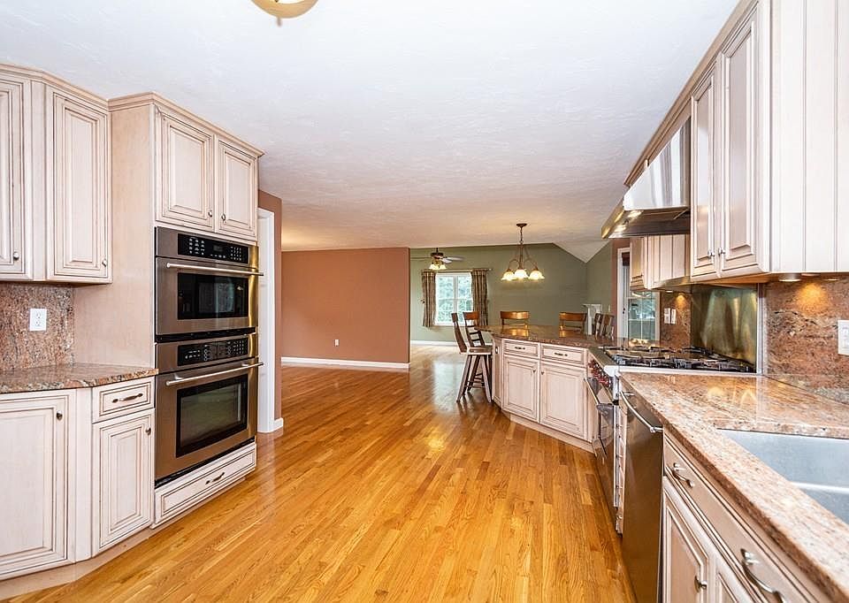 1 Omega Cir Dracut MA 01826 Zillow