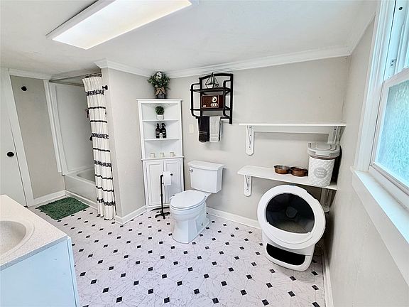 5th image of 8508 Hanon Dr