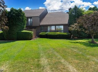 199 Kingsberry Dr, Somerset, NJ 08873
