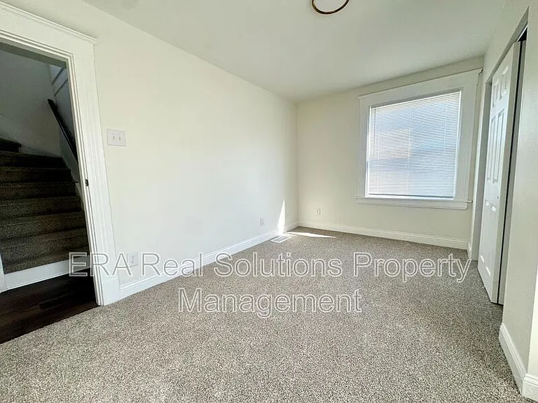 1600 Brewster Ave — Photo 18