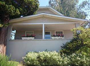 9220 47th Ave SW, Seattle, WA 98136