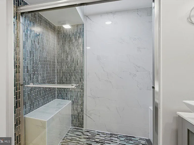 6614 Melody Ln — Photo 40