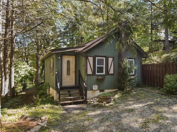 1213 Sherwood Forest Rd, Stroudsburg, PA 18360