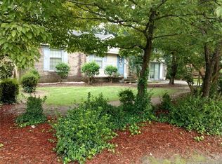 5030 Hampshire Dr, Fayetteville, NC 28311