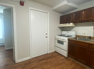 118 Benefit St APT 5, Pawtucket, RI 02861