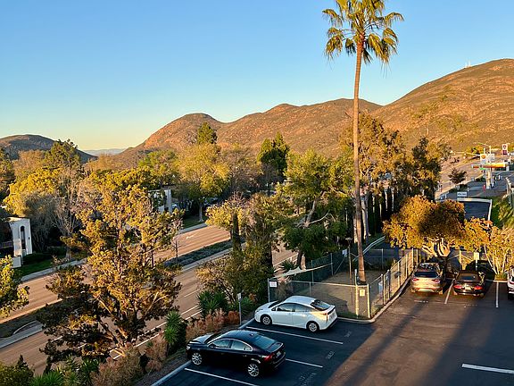 Mountain View, Guest Parking