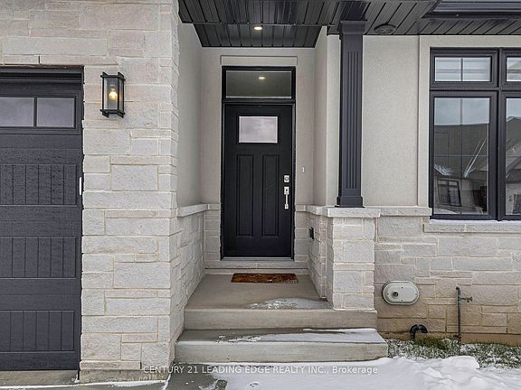 4th image of 2455 Barkley Ave