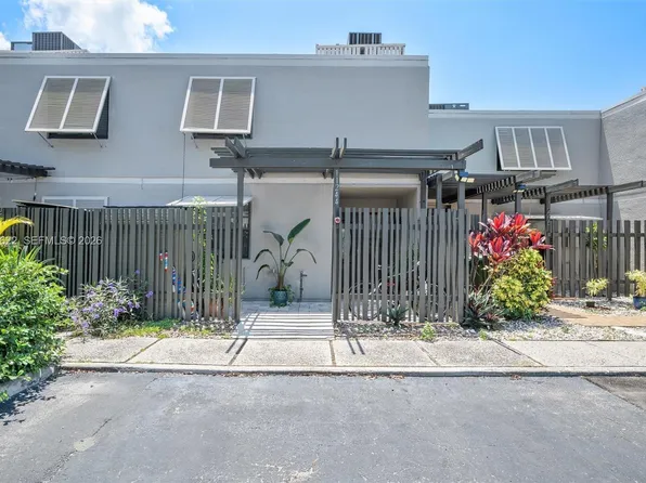 11244 NW 14th Ct, Pembroke Pines, FL 33026